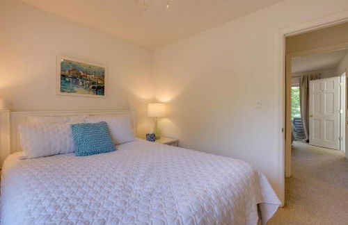 Scenic Smith Mountain Lake Getaway with Deck and Dock! - Foto 18