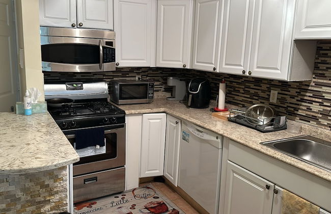 ROOM D 6 MINS EWR AIRPORT CLOSE TO NY - Foto 15