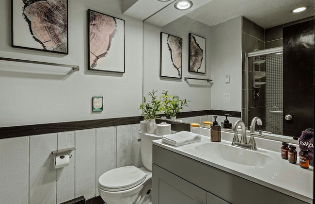 Pocono Bear Den by Avantstay Stylish Modern Deck w Grill Outdoor Dining - Foto 20