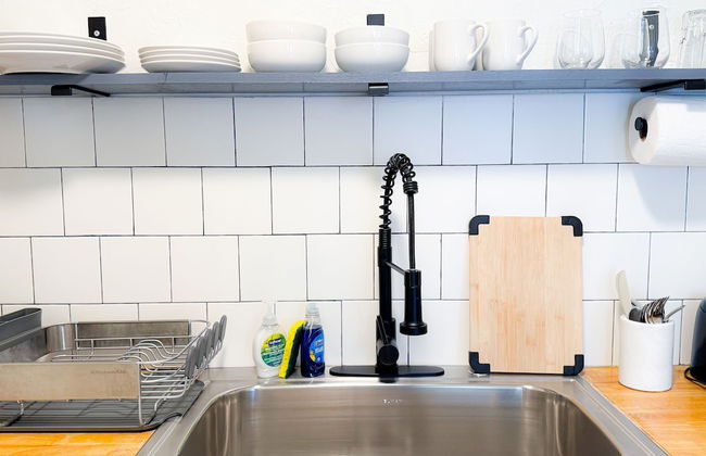 Renovated 2BR Near Paseo With Wifi Smart TV 31B - Photo 15