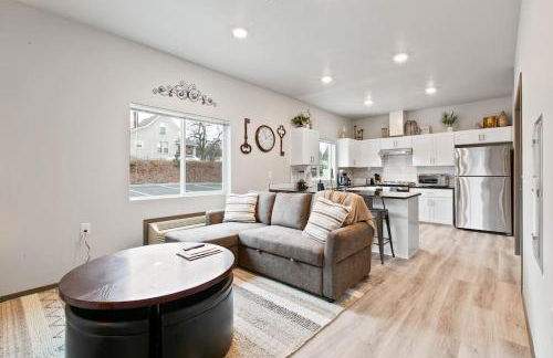 Full ADA Unit - 2 Bed 2 Bath Unit Near Downtown - Foto 1