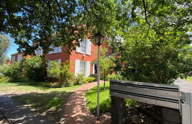 Elegant 2-bedroom House in Prahran w/ Parking! - Foto 16