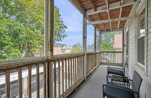 Salem 3 Bedroom with Gameroom, Balcony, Parking, and more - Foto 31