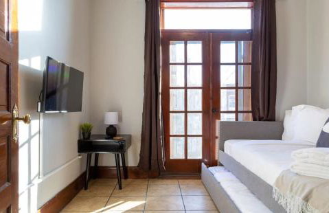 Elegant 6BR-4BA Family Home with Garage ABODEbucks - Foto 24