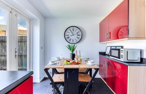 Stylish House with Driveway Parking, Self-Check-In, Fast WiFi and Smart TV by Yoko Property - Foto 17