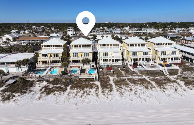 Just Beachy - 5 Bedroom Beach Front Home! Sleeps 20 Home by RedAwning - Foto 50