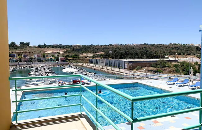 Marina View 1 Bedroom Apartment w Swimming Pool - Photo 1