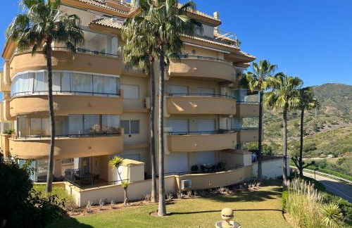 Luxury Apartment Elviria Hills - Stunning Views - Photo 35