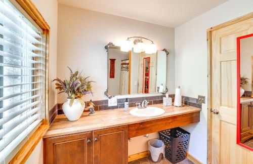 Remote Elk City Escape with Decks and Mtn Views! - Foto 28