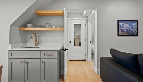 Broadway Dog-Friendly Loft with Parking - Foto 4