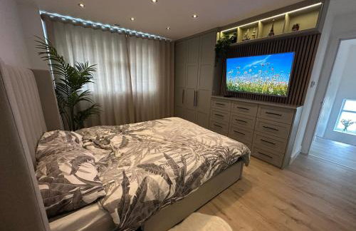 Luxury West London 3BR House, Cul De Sac - Foto 24