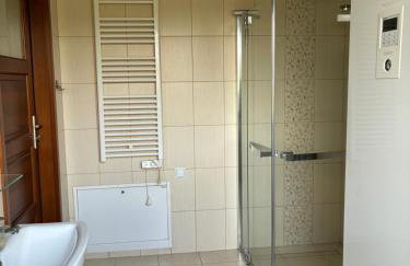 Domek nad jeziorem w Świekatowie - Foto 14