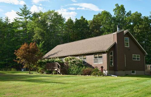 Bear House Catskills Cabin- Private Pool, Pond, Hot Tub, Dog-Friendly Sleeps 9 Adults - Foto 25
