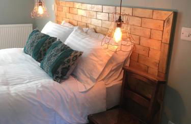 Rooms at Martha Jones - Photo 13