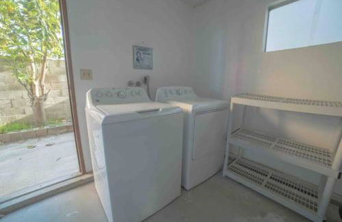 Ocean View Beach Stay w Pool Table & Bikes - Foto 24