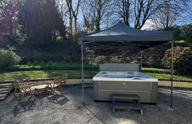 Cowslip Cottage Serenity with Jacuzzi - Photo 3