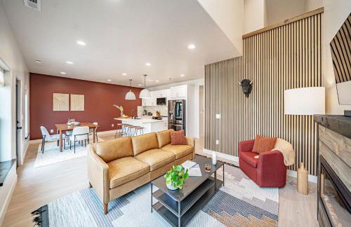 Stylish Townhome Walkable Garage - Foto 1