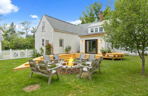Sugar Maple Farm near Acadia - 5 Bedrooms, 5 Beds with FirePit and Large Deck - Foto 6