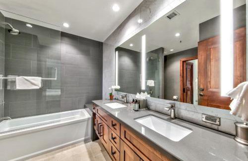 Luxury Two Bedroom Residence steps from Heavenly Village condo - Foto 12