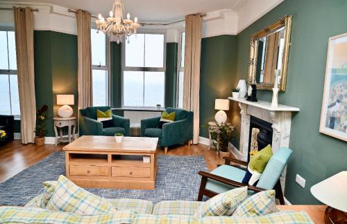 Glan y Mor, Sleeps 20, 8 Bedrooms, 8 Bathrooms, Seafront, Criccieth - Foto 4