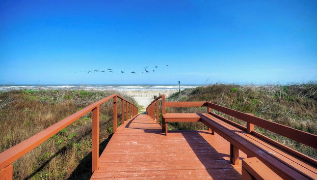 Steps to Sandfest Beachfront w/ Views, 2 Pools Tennis Pura Vida by Avantstay - Foto 5, Interior