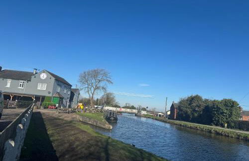 The Slipway Cabins with Hottub - Foto 9