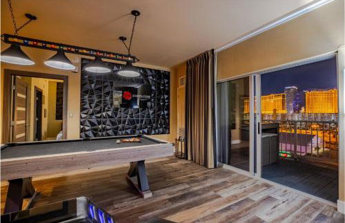 2100 SqFt Penthouse Suite W/ Strip Views! POOL GYM - Foto 2