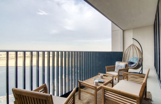 Luxury 2BR at Harbour Gate - Photo 19