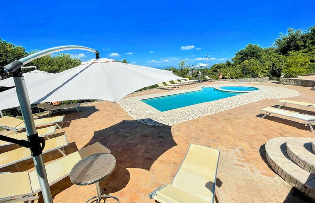 Pool, Jacuzzi and Events Room - Charming Villa in Umbria - Sleeps 24 - Lake View - Foto 77