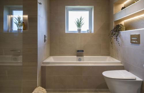 Arran Shores Luxury Shorefront Apartment 9 - Photo 7