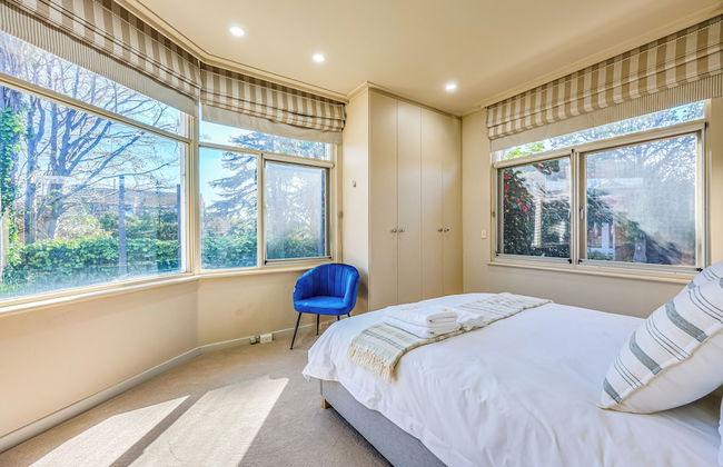 StayAU Spacious 6BR McKinnon Pool Home - Foto 29