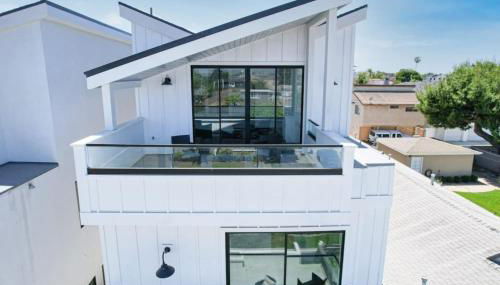 Modern Paradise - walk to beach- sleeps 10 - Foto 2