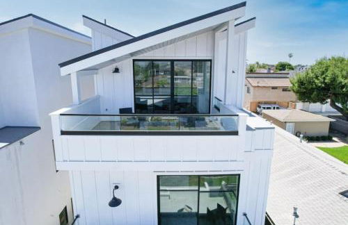 Modern Paradise - walk to beach- sleeps 10 - Foto 2