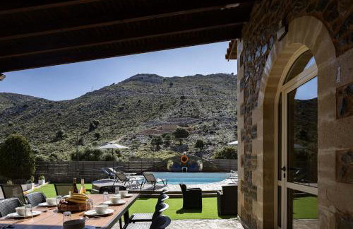 Villa Pasiphae - With Private Heated Pool - Photo 24