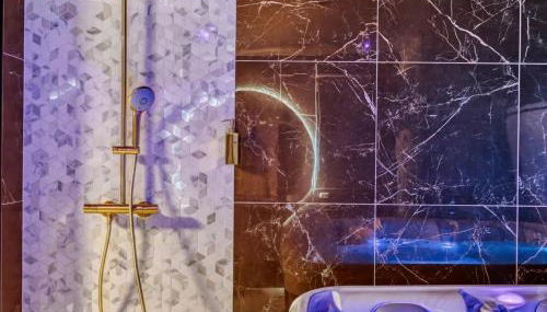 Villa avec jacuzzi privatif - Foto 2