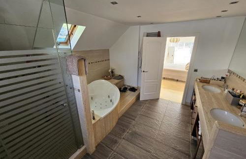 Amazing Villa with swimming pool - Foto 29