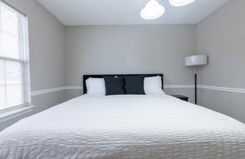 Charming Suburb 20 Min to ATL! - Foto 9