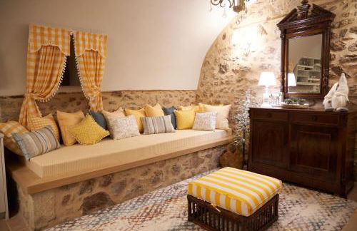 Dandy Villas Dimitsana - a family ideal charming home in a quaint historic neighborhood - 2 fireplaces for romantic nights - Foto 16