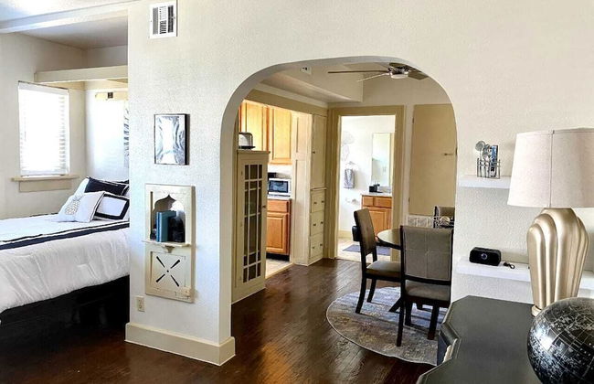 Evie's apartment - Photo 68