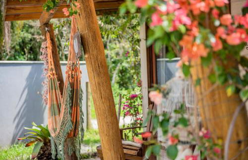 Casa Rústica com Piscina Privativa, Banheira de Hidromassagem, Ar-Condicionado, Pet friendly - Refúgio na Natureza a 5 Minutos do Centro de Imbituba, Perfeita para Famílias e Grupos - Photo 50