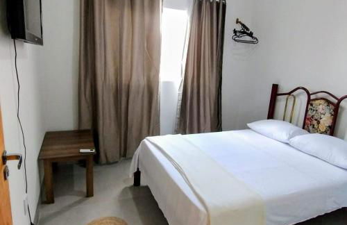 Residencial Renne Augusto, Apto 01, dois quartos, um banheiro, Wifi e estacionamento - Foto 4