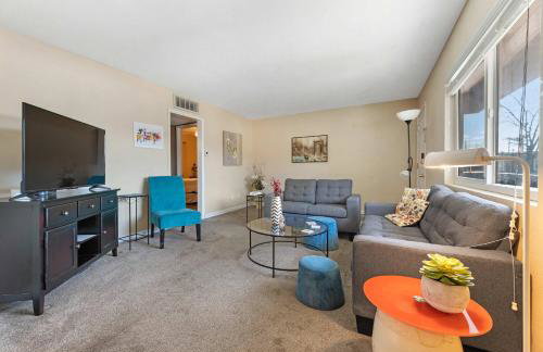 Longer Stay for Travelers Blocks from Hospital and Downtown Security Gates - Foto 101
