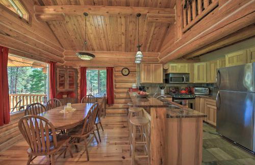 Scenic Riverfront Retreat with Hot Tub and Kayaks! - Foto 6