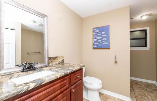 Huge Waterfront Mini-Resort w Gym, Dock & Pool - Foto 30