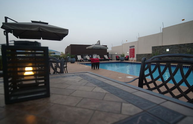 Oak Plaza Suites - Photo 40