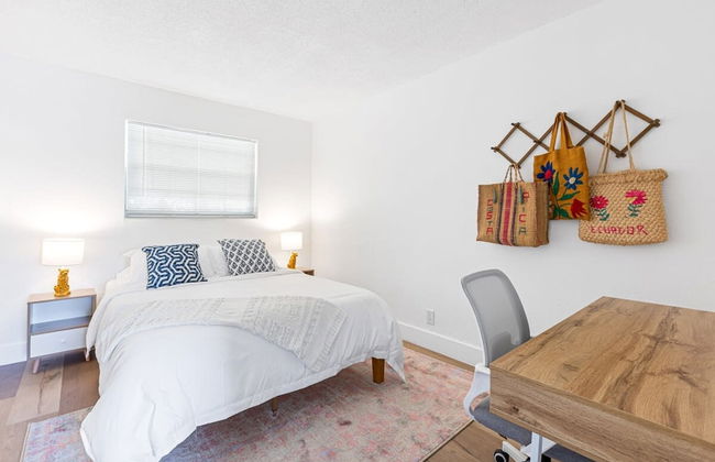 Lovely 2 BR Condo in Sailboat Bend - Photo 14