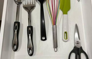 Adorable new studio with free parking and WiFi - Foto 9