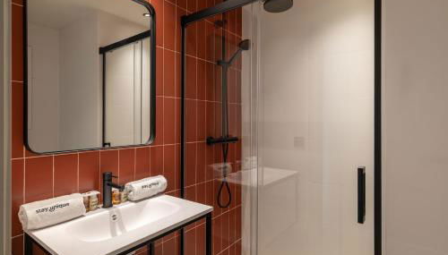 Stay U-nique Apartment Corsega II - Photo 5, towels, Shower