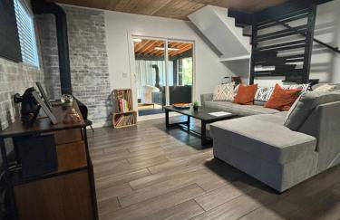 The Honey Bear Cabin Jacuzzi EV Friendly Renovated - Foto 9