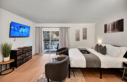 Upscale Midtown Studio and Private Balcony - Foto 1